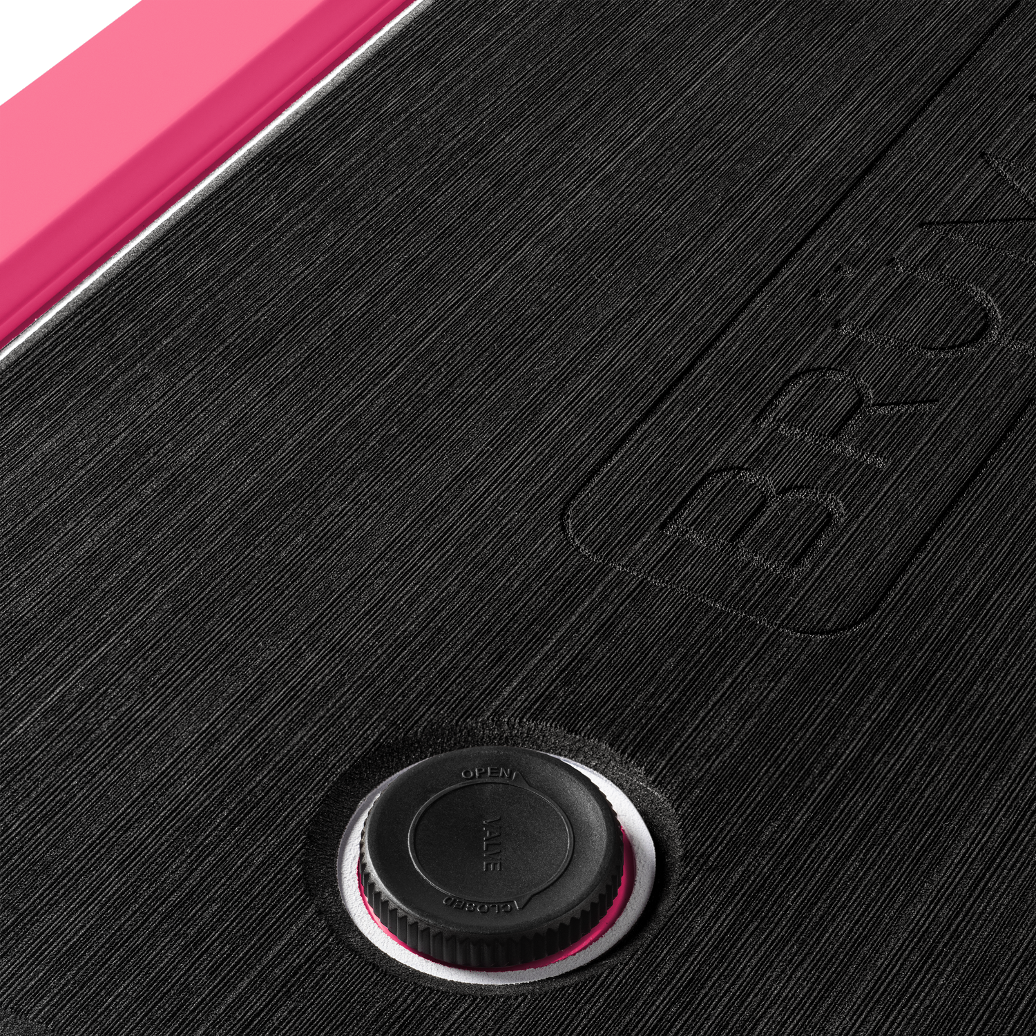 brutank-p4 brutank-55qt-neonpink-vent.png